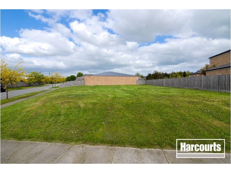 1 Glenmaggie Close, Berwick VIC 3806