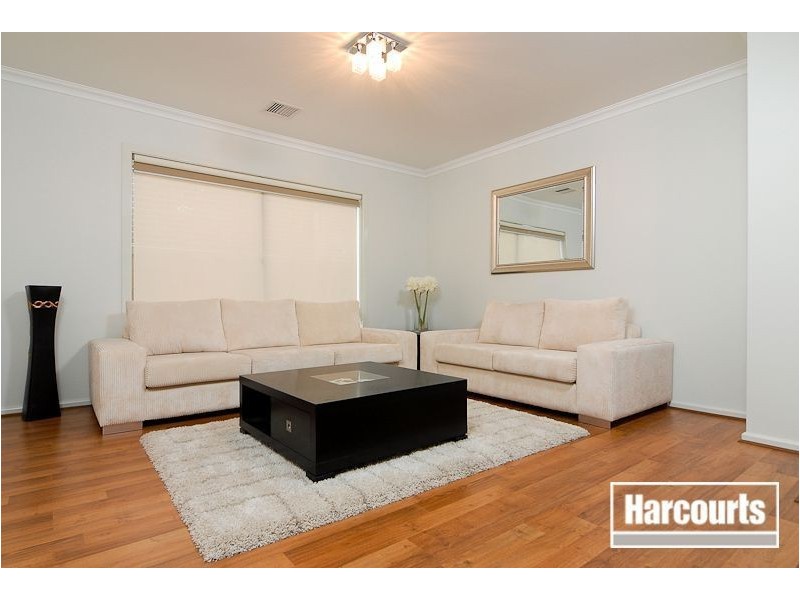 4 Sierra Boulevard, Cranbourne North VIC 3977