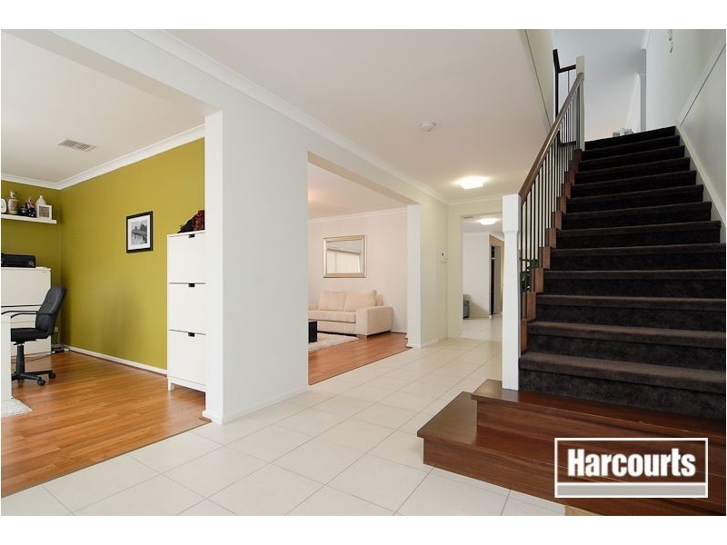 4 Sierra Boulevard, Cranbourne North VIC 3977