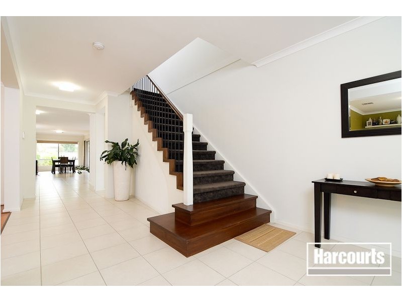 4 Sierra Boulevard, Cranbourne North VIC 3977