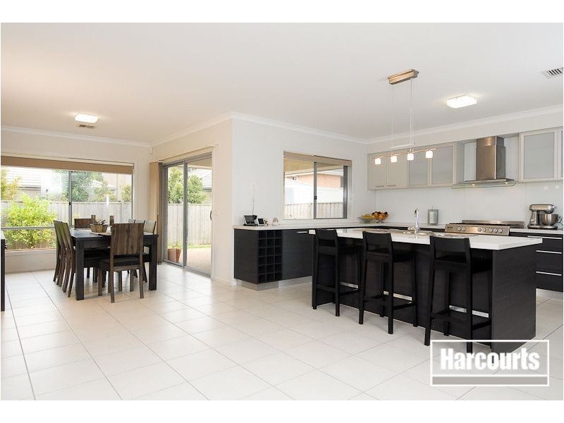 4 Sierra Boulevard, Cranbourne North VIC 3977