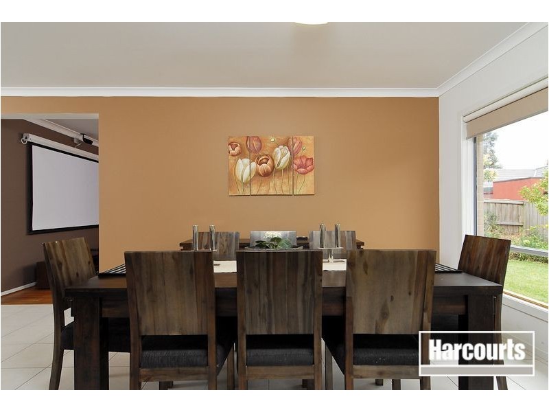 4 Sierra Boulevard, Cranbourne North VIC 3977