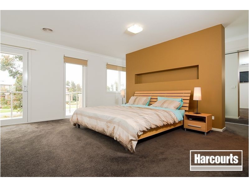 4 Sierra Boulevard, Cranbourne North VIC 3977