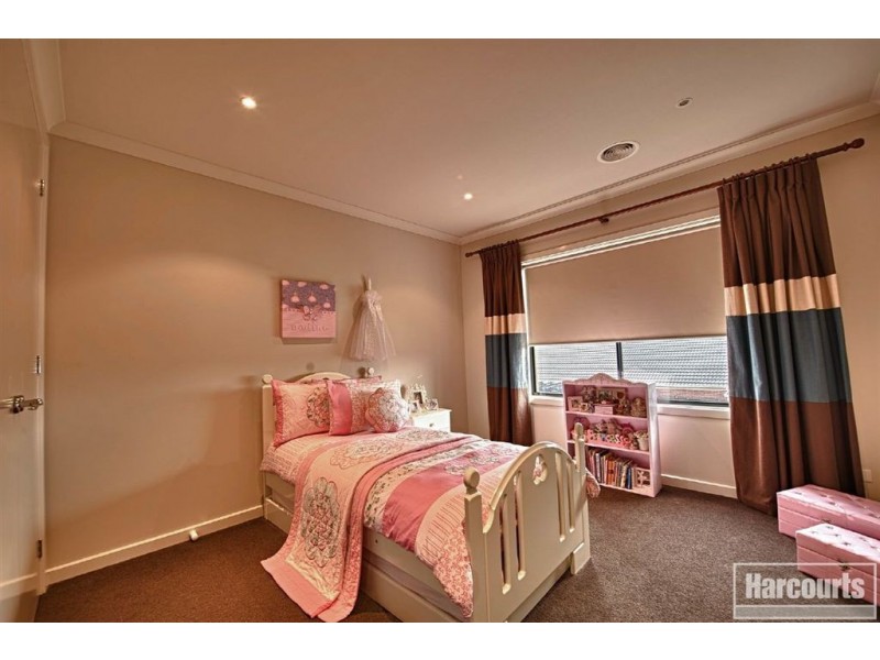 29 Golden Grove Drive, Narre Warren South VIC 3805