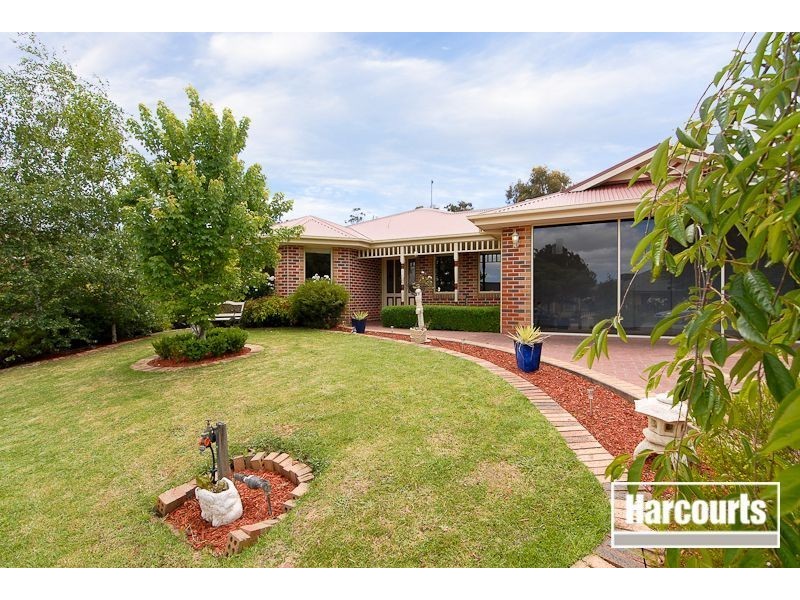 28 Kuranda Crescent, Berwick VIC 3806