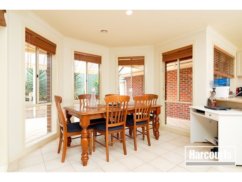 28 Kuranda Crescent, Berwick VIC 3806