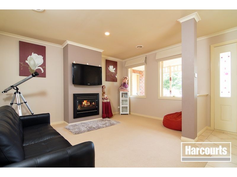 28 Kuranda Crescent, Berwick VIC 3806