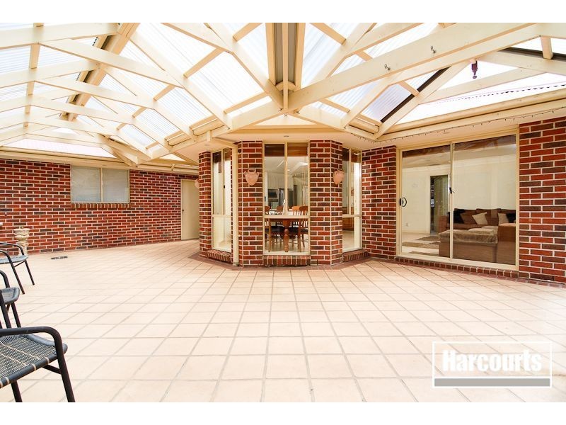 28 Kuranda Crescent, Berwick VIC 3806