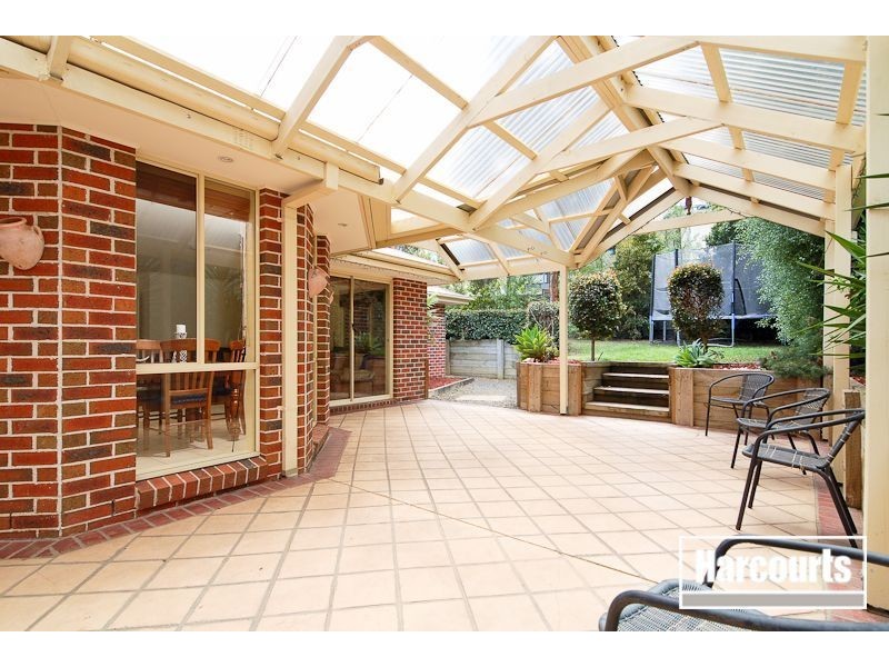 28 Kuranda Crescent, Berwick VIC 3806