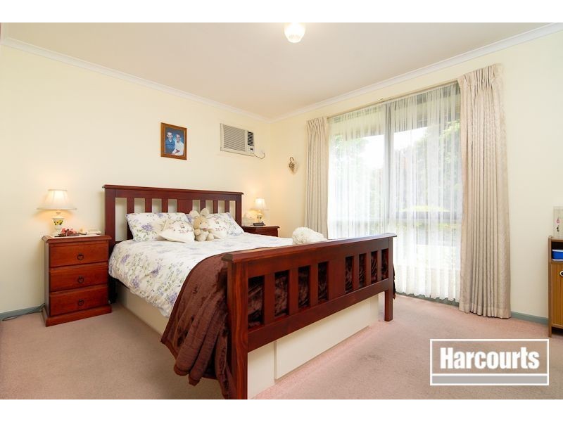 13 Tamarisk Rd, Narre Warren VIC 3805