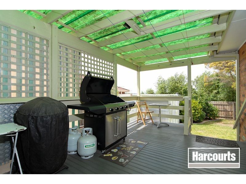 13 Tamarisk Rd, Narre Warren VIC 3805