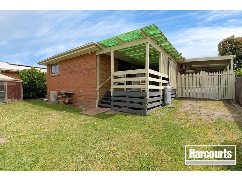 13 Tamarisk Rd, Narre Warren VIC 3805