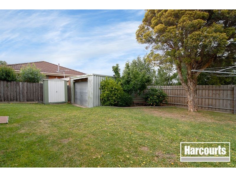 13 Tamarisk Rd, Narre Warren VIC 3805