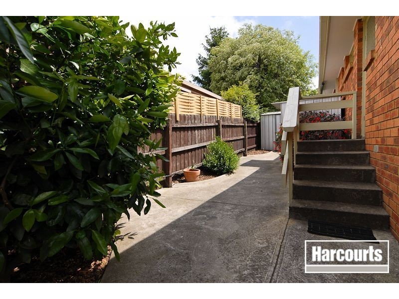13 Tamarisk Rd, Narre Warren VIC 3805