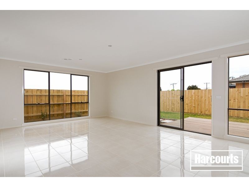 24 Bethune Drive, Hampton Park VIC 3976