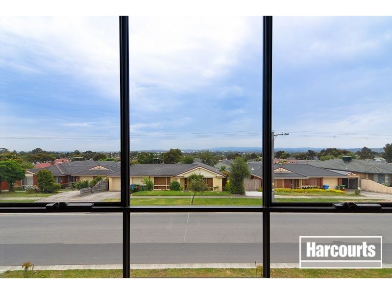 24 Bethune Drive, Hampton Park VIC 3976