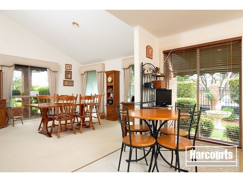 4 Kendall Drive, Narre Warren VIC 3805