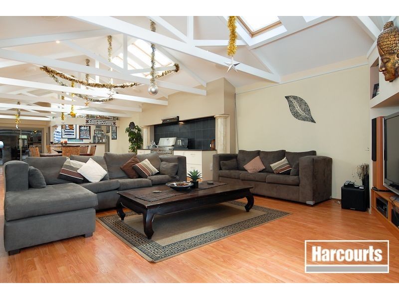 4 Kendall Drive, Narre Warren VIC 3805