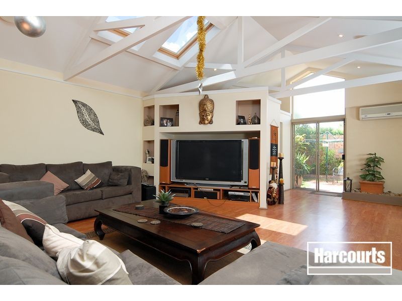 4 Kendall Drive, Narre Warren VIC 3805