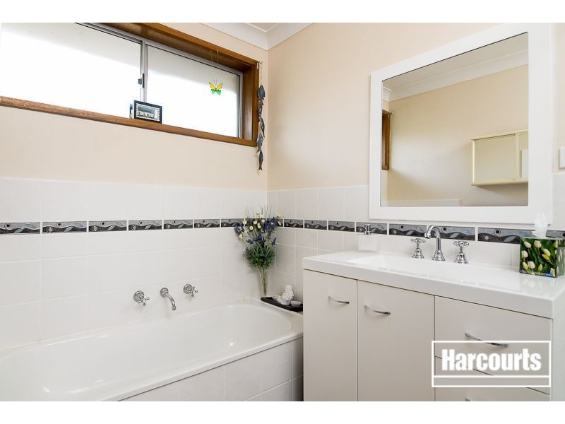 6 The Grange, Hampton Park VIC 3976