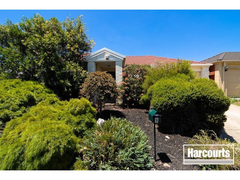 9 Feehan Crescent, Narre Warren South VIC 3805