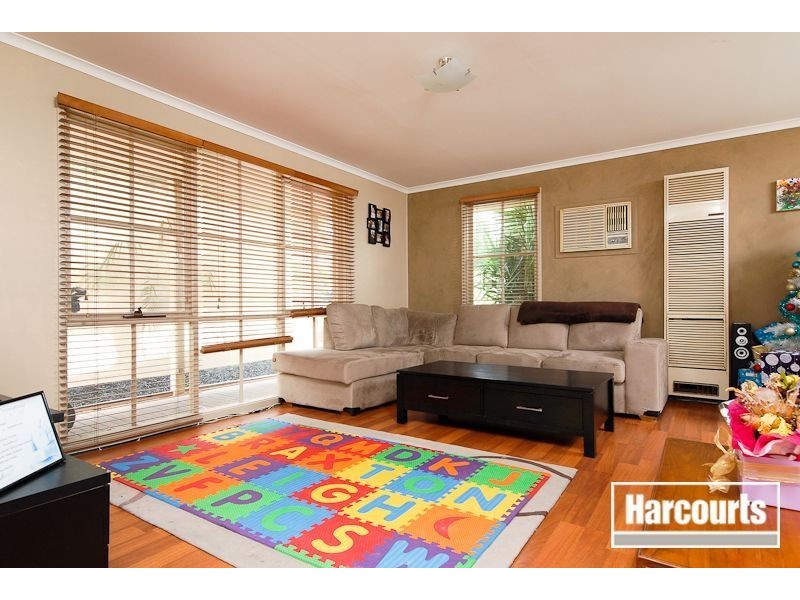 27 Saffron Drive, Hallam VIC 3803