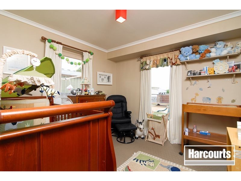 27 Saffron Drive, Hallam VIC 3803