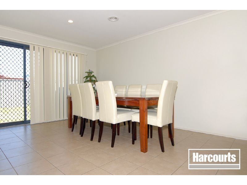 13 Tyndall Street, Cranbourne East VIC 3977