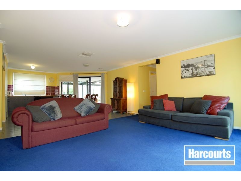 18 Riverglen Road, Berwick VIC 3806