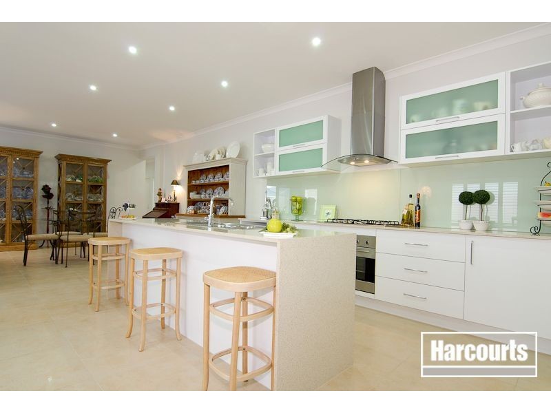 7 Discovery Avenue, Cranbourne North VIC 3977