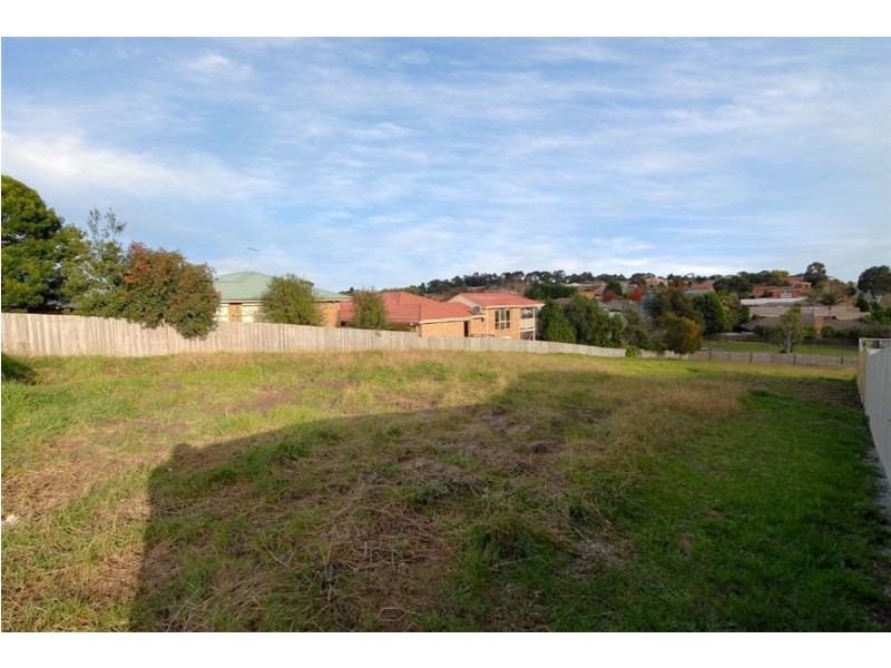 41 Bushlark Court, Berwick VIC 3806