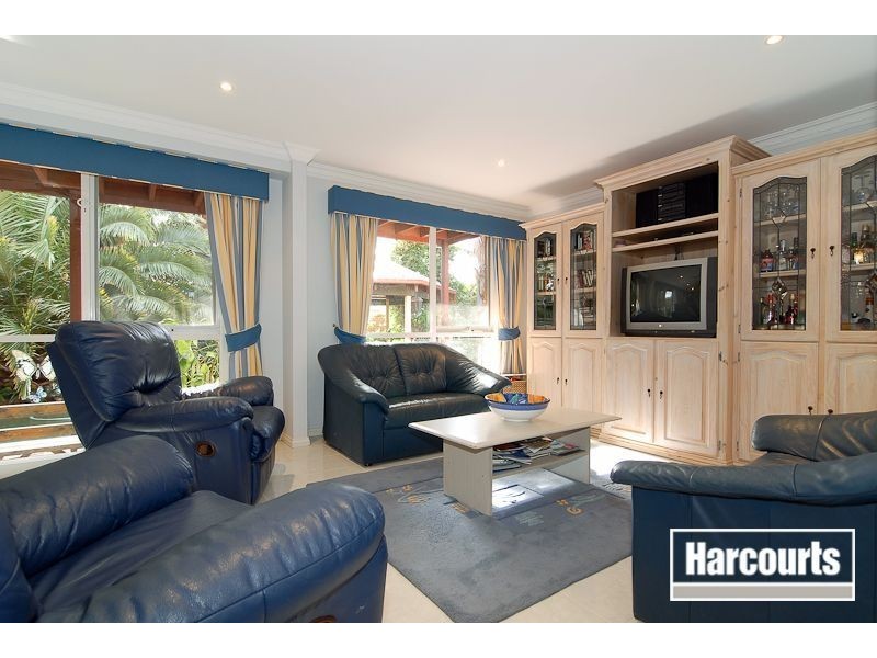 38 Crystal Brook Court, Narre Warren South VIC 3805