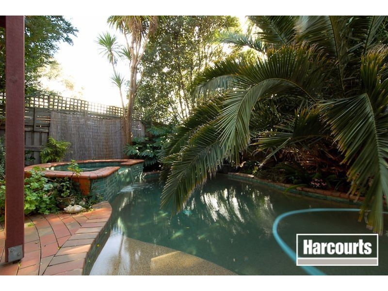 38 Crystal Brook Court, Narre Warren South VIC 3805