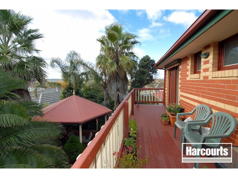 38 Crystal Brook Court, Narre Warren South VIC 3805