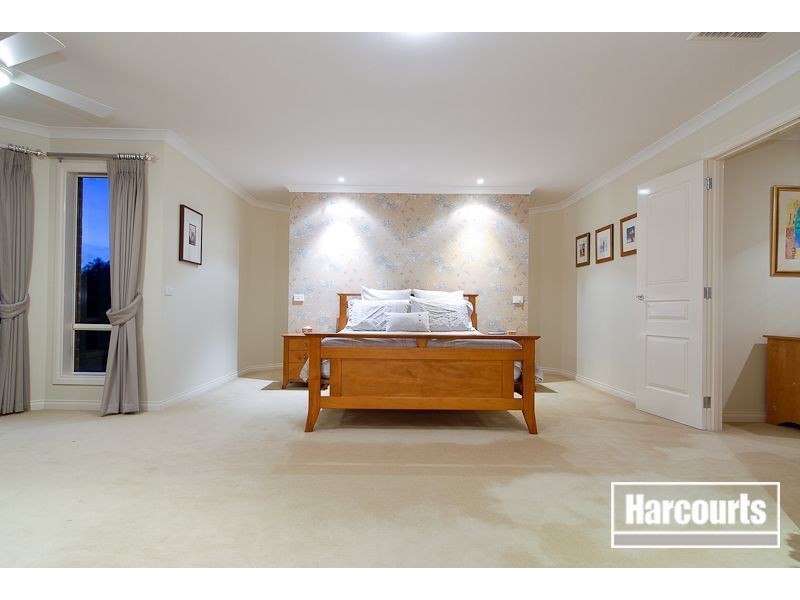 9 Toptani Drive, Narre Warren South VIC 3805