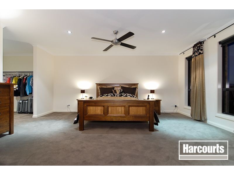 4 Middlesex Court, Cranbourne North VIC 3977
