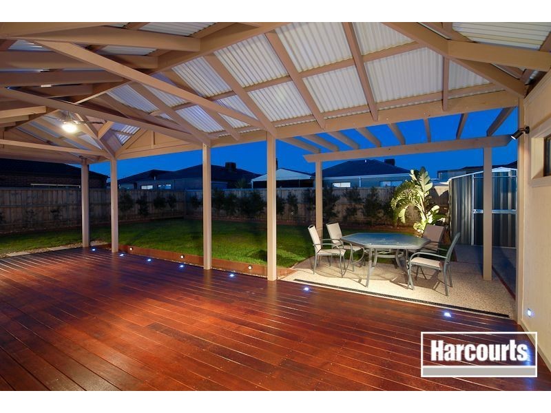 4 Middlesex Court, Cranbourne North VIC 3977