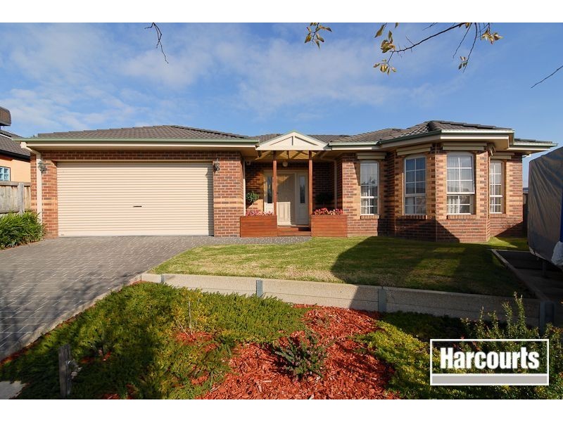 4 Clapton Court, Cranbourne East VIC 3977