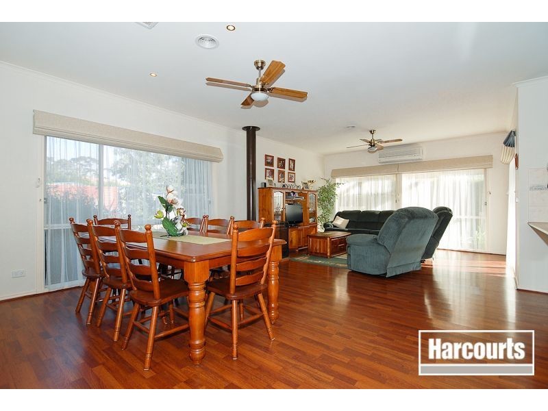 4 Clapton Court, Cranbourne East VIC 3977