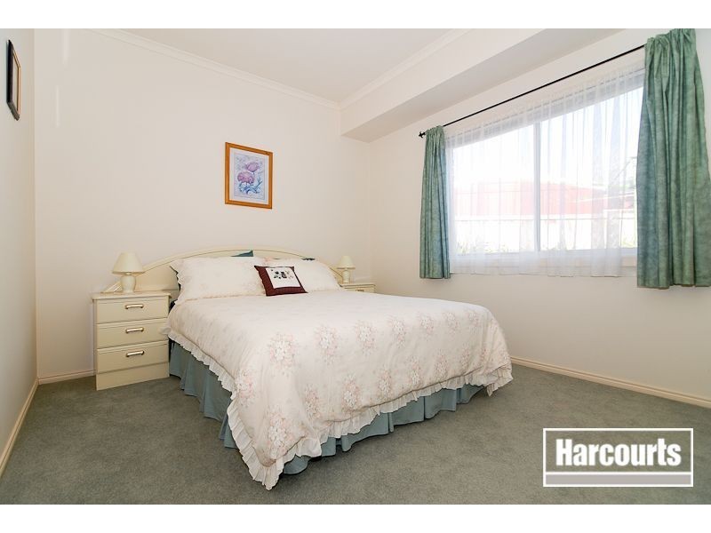 4 Clapton Court, Cranbourne East VIC 3977