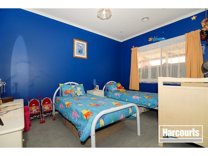 4 Clapton Court, Cranbourne East VIC 3977