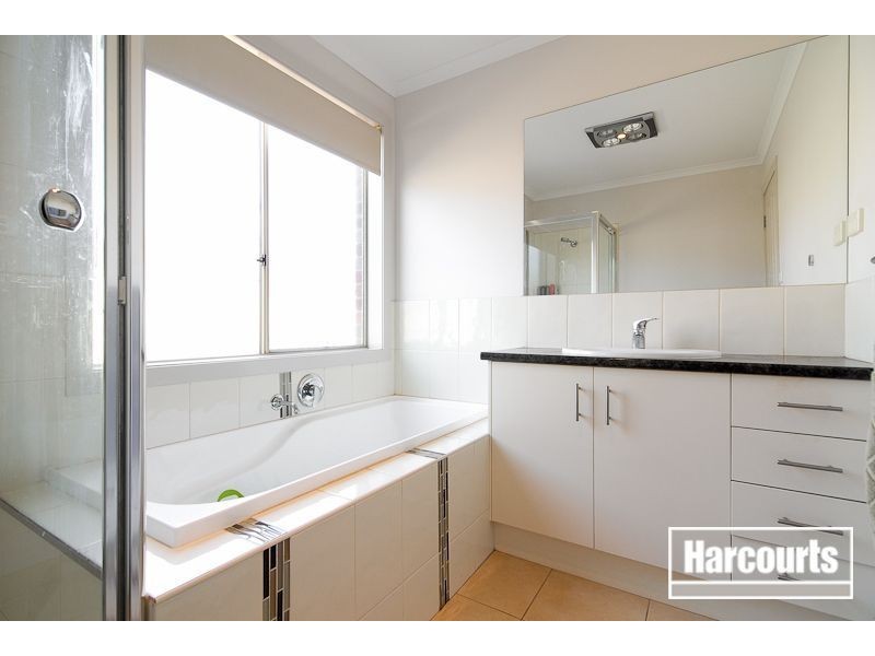 40 Von Nida Drive, Cranbourne North VIC 3977