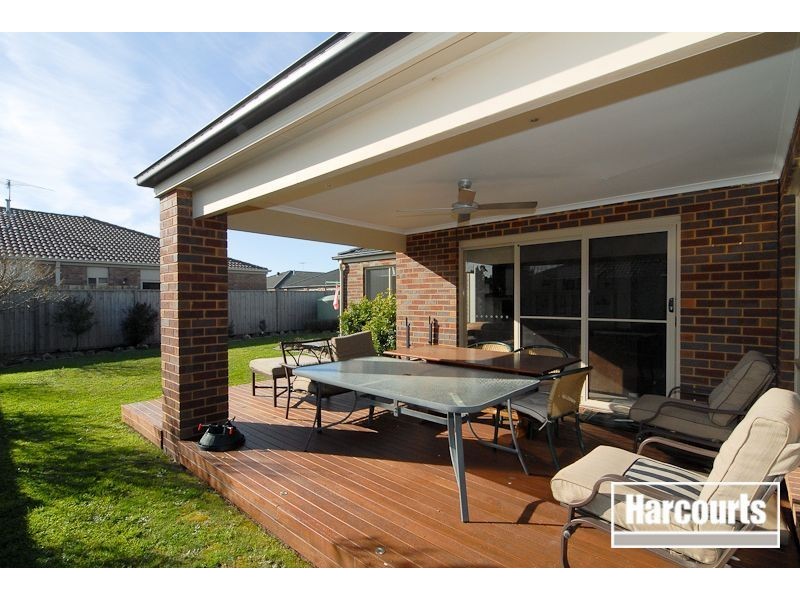 40 Von Nida Drive, Cranbourne North VIC 3977