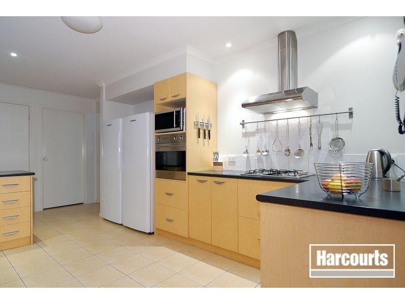 122 Robinswood Parade, Narre Warren South VIC 3805