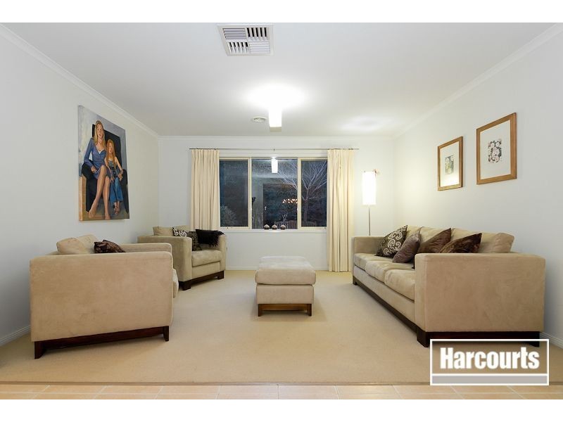 122 Robinswood Parade, Narre Warren South VIC 3805