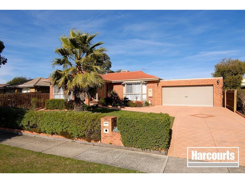 25 Fleetwood Drive, Narre Warren VIC 3805