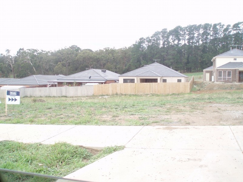 153 Tudor Drive, Mooroolbark VIC 3138