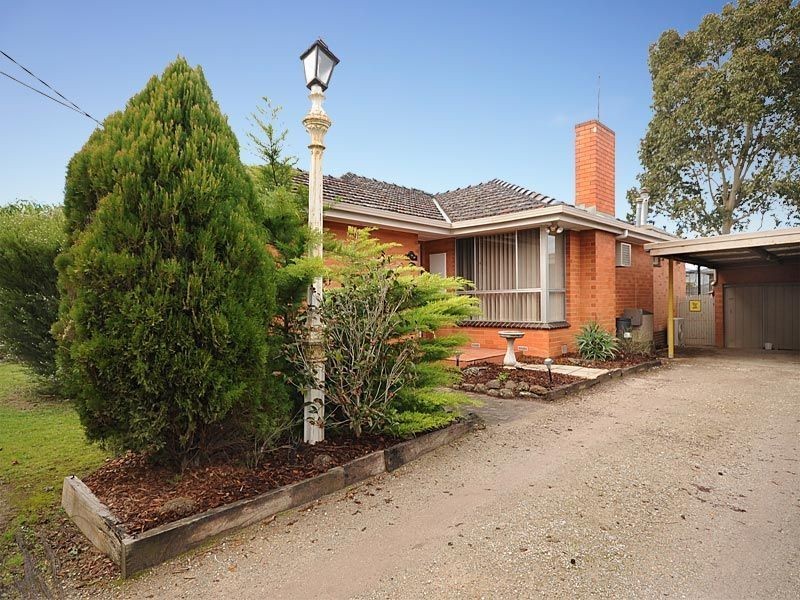 18 Loch Street, Kilsyth VIC 3137