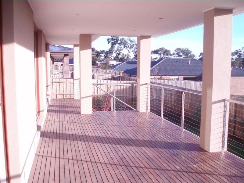 9 Kingston Way, Mooroolbark VIC 3138