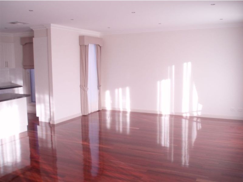 9 Kingston Way, Mooroolbark VIC 3138